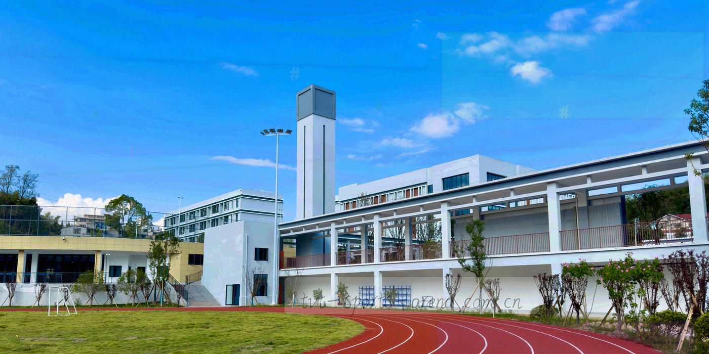 横向轴线串联六个版本节点的平台演进路径示意